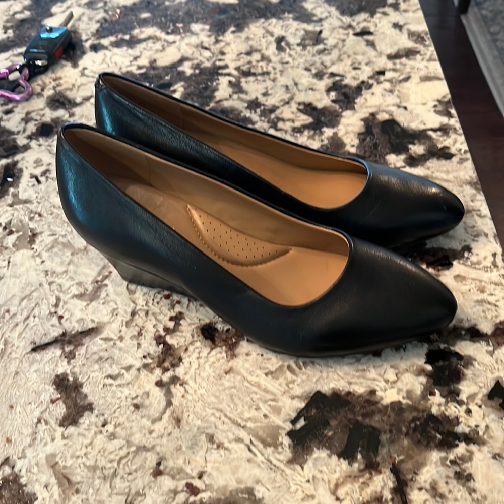 Never been worn Aerosoles!  In great shape and super comfortable.
